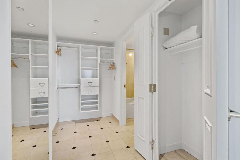 Beachfront 2Br 3Ba Condo By Cozysuites 애틀랜틱시티 외부 사진